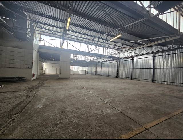1,459M² WAREHOUSE TO LET IN ISANDO